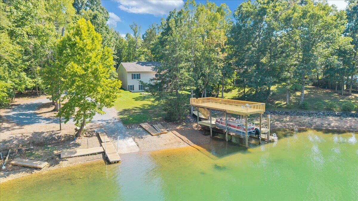 1811 Cutlass Road Moneta, VA 24121 - Photo 78 of 91 61-DJI_20260903163353_0048_D