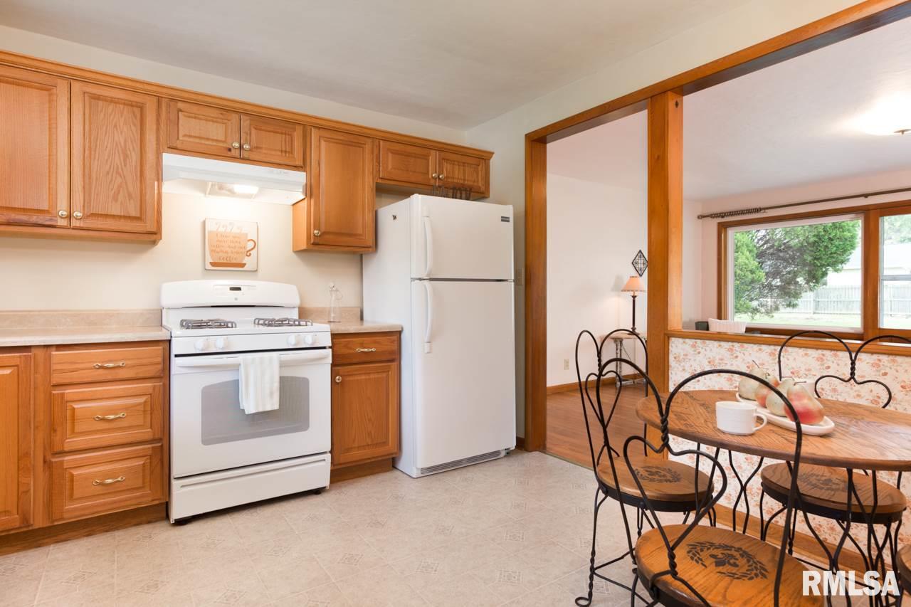 1515 East Resthaven Road Peoria, IL 61615 - Photo 10 of 31 Gallery Image 10