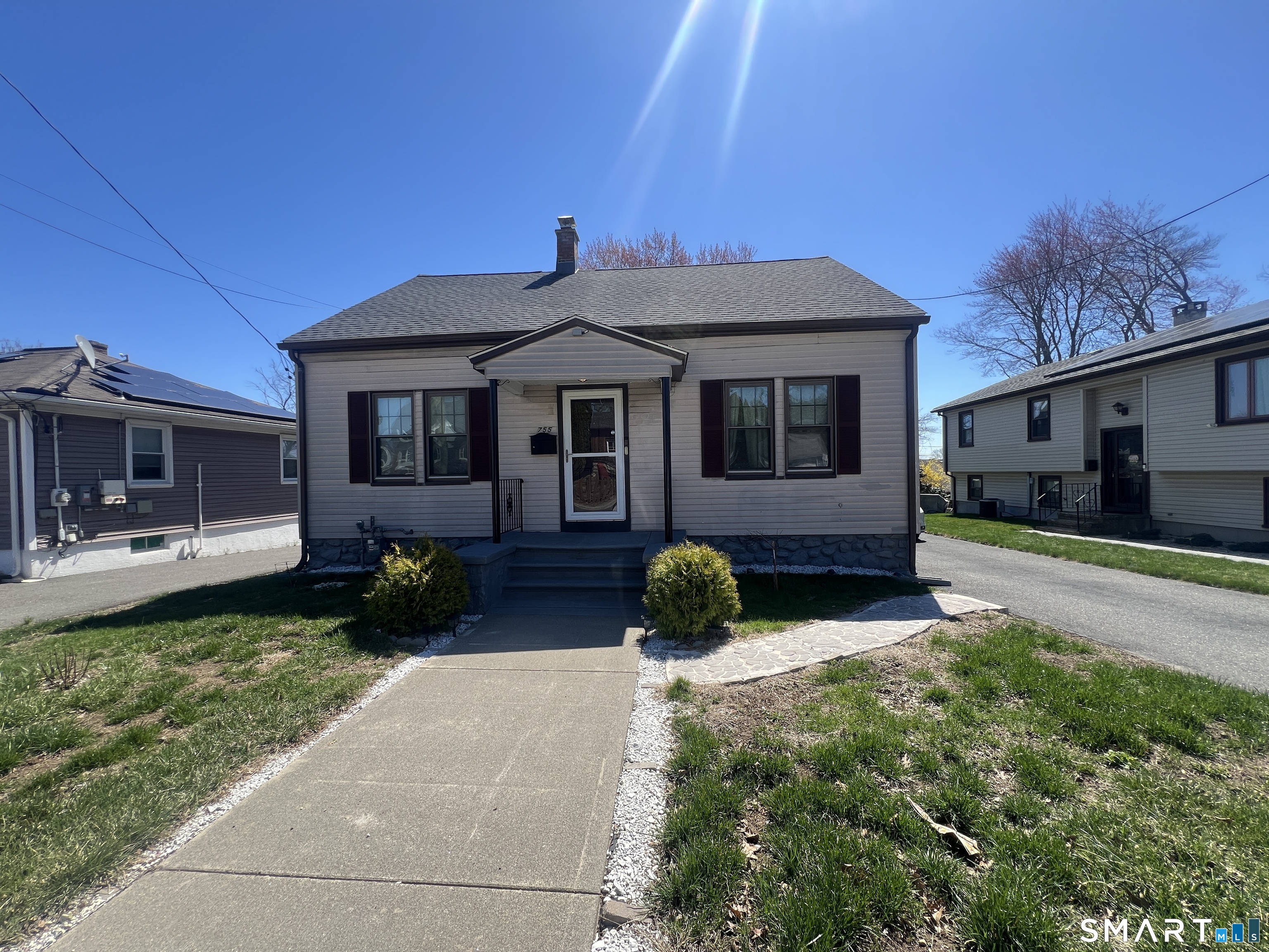 755 Congress Avenue Waterbury, CT 06708 - Photo 2 of 36