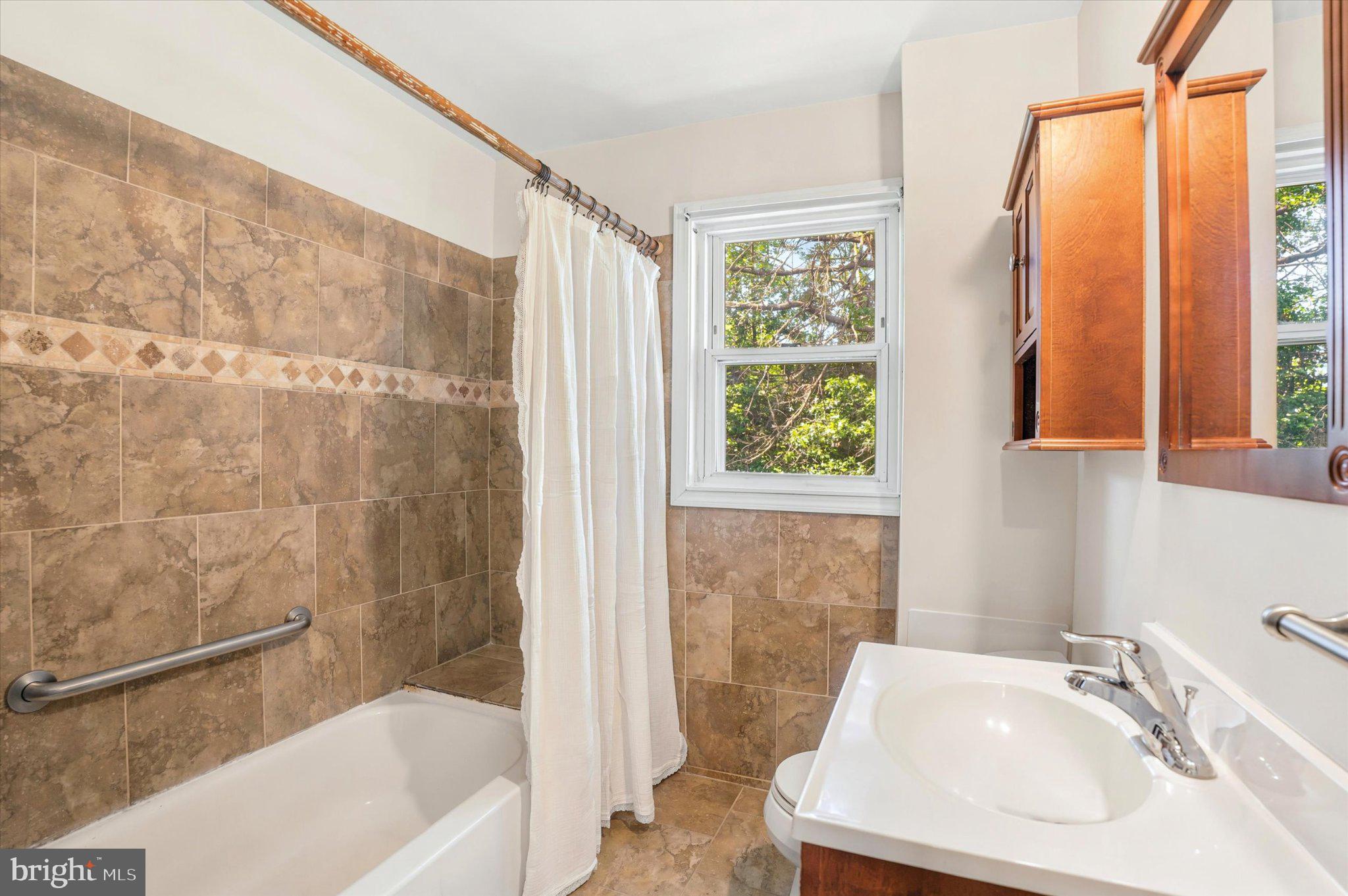 400 Rittenhouse Circle Havertown, PA 19083 - Photo 11 of 26