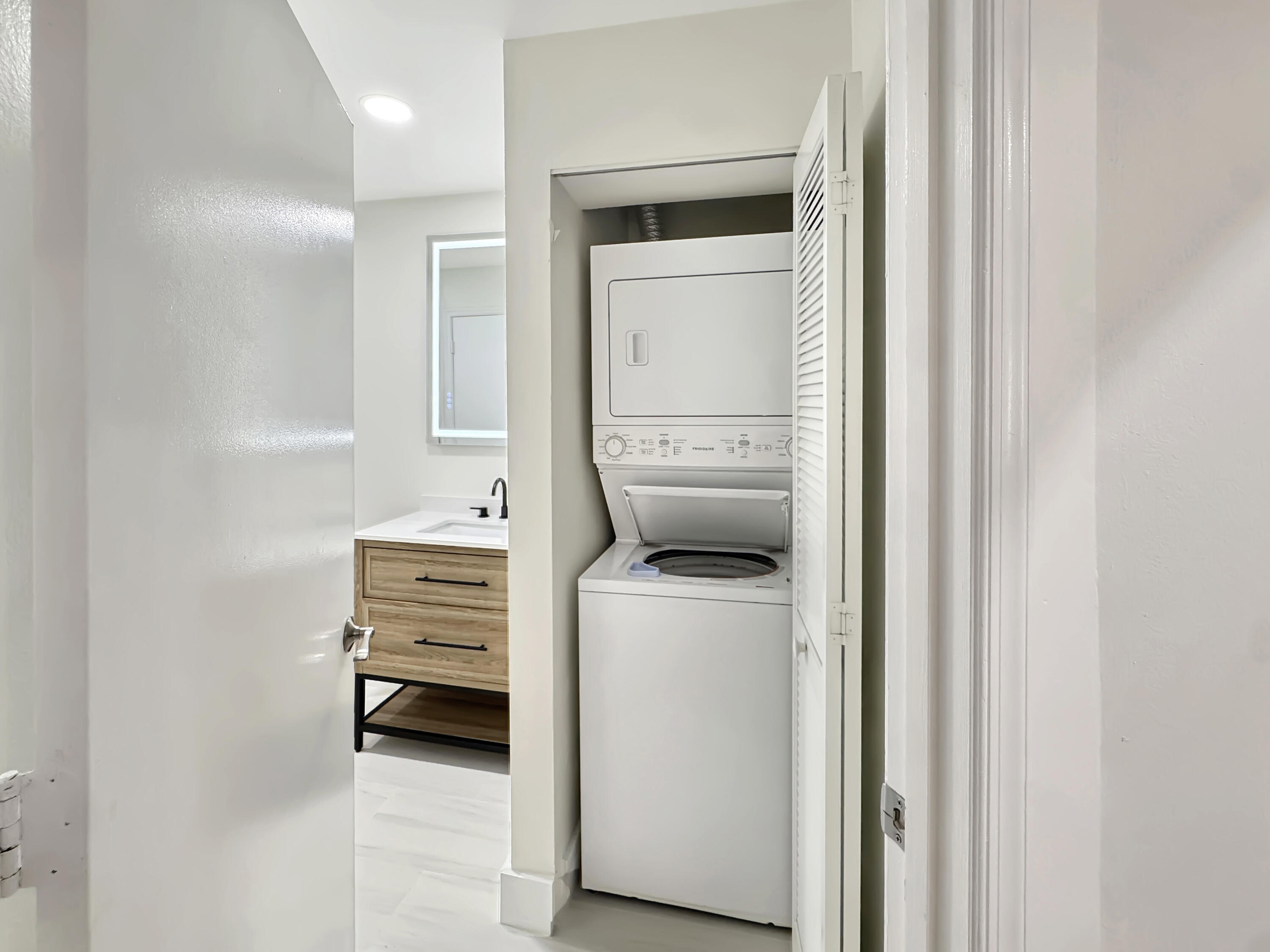 1335 Crystal Way, Unit L Delray Beach, FL 33444 - Photo 10 of 21 af38c853c2e1693a1367b68e28f6b0abcca5e692