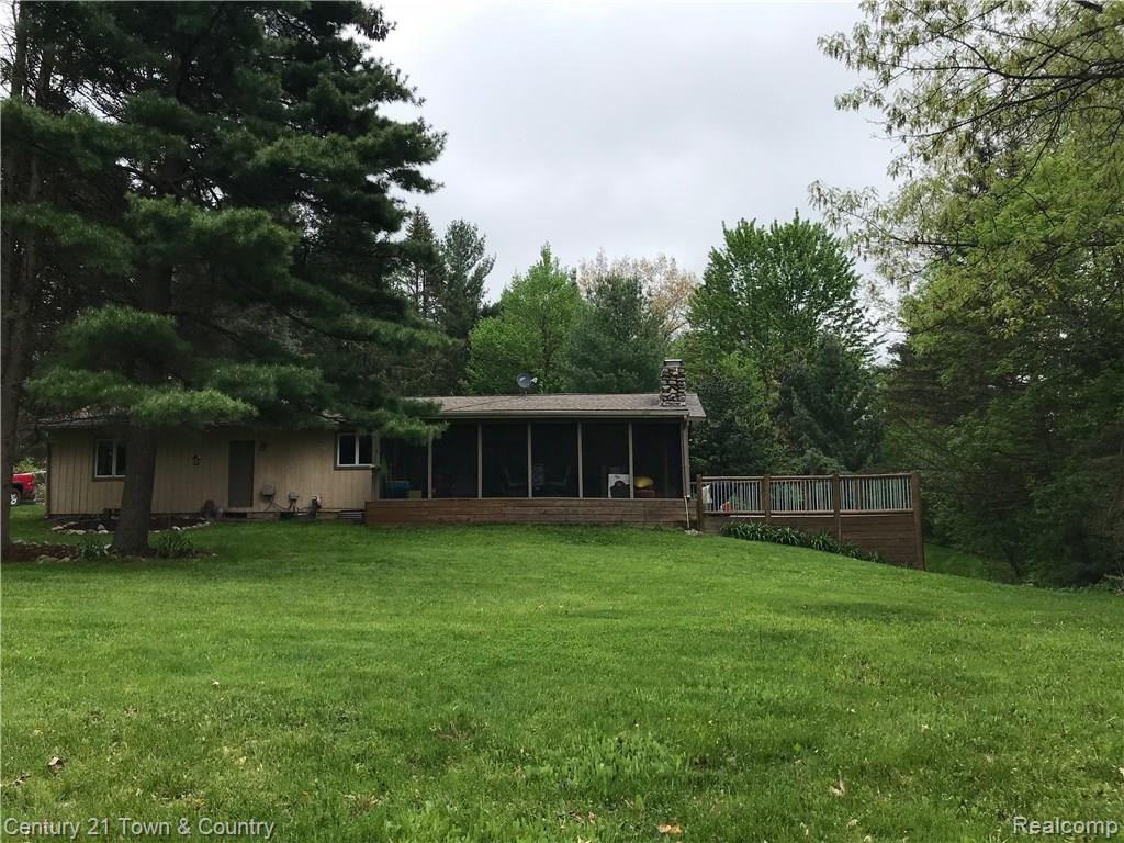 299 North Baldwin Road Oxford, MI 48371 - Photo 3 of 33 IMG-8941.JPG