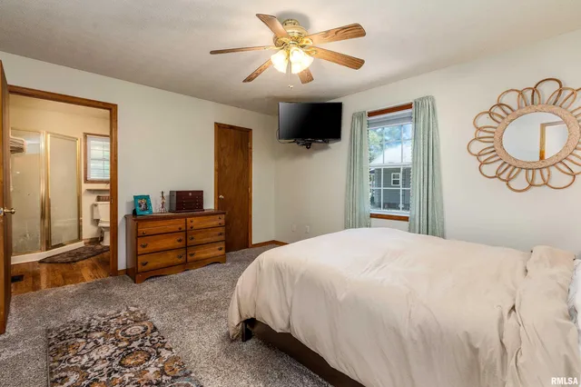 $164,500 | 403 East South Avenue, Bluford, IL 62814