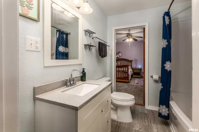 $164,500 | 403 East South Avenue, Bluford, IL 62814