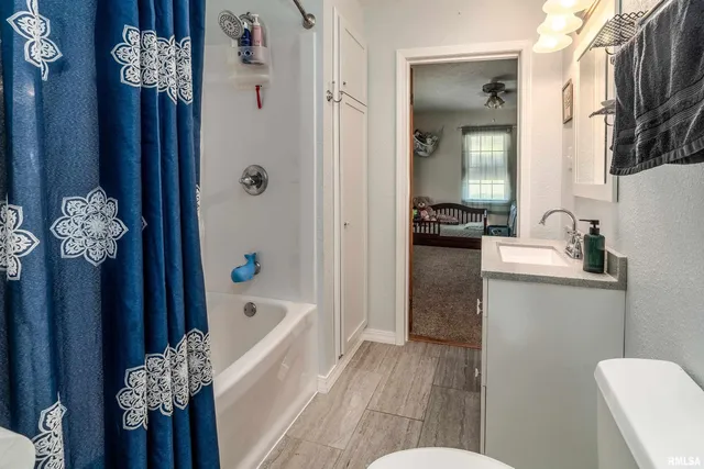 $164,500 | 403 East South Avenue, Bluford, IL 62814