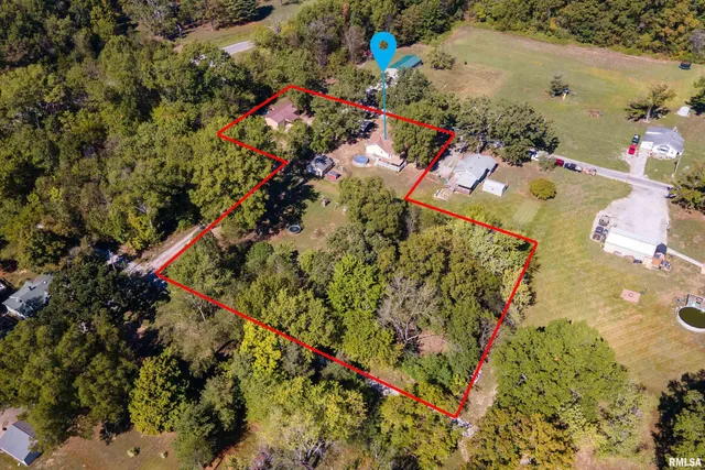 $164,500 | 403 East South Avenue, Bluford, IL 62814