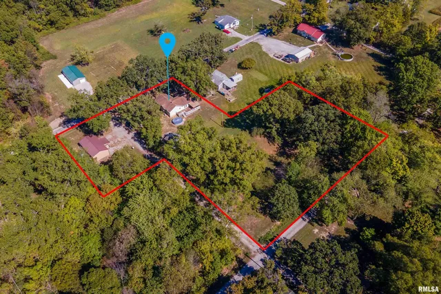 $164,500 | 403 East South Avenue, Bluford, IL 62814