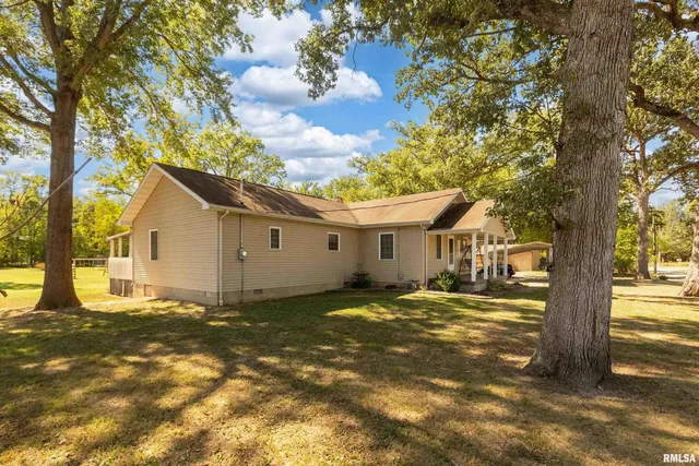 $164,500 | 403 East South Avenue, Bluford, IL 62814