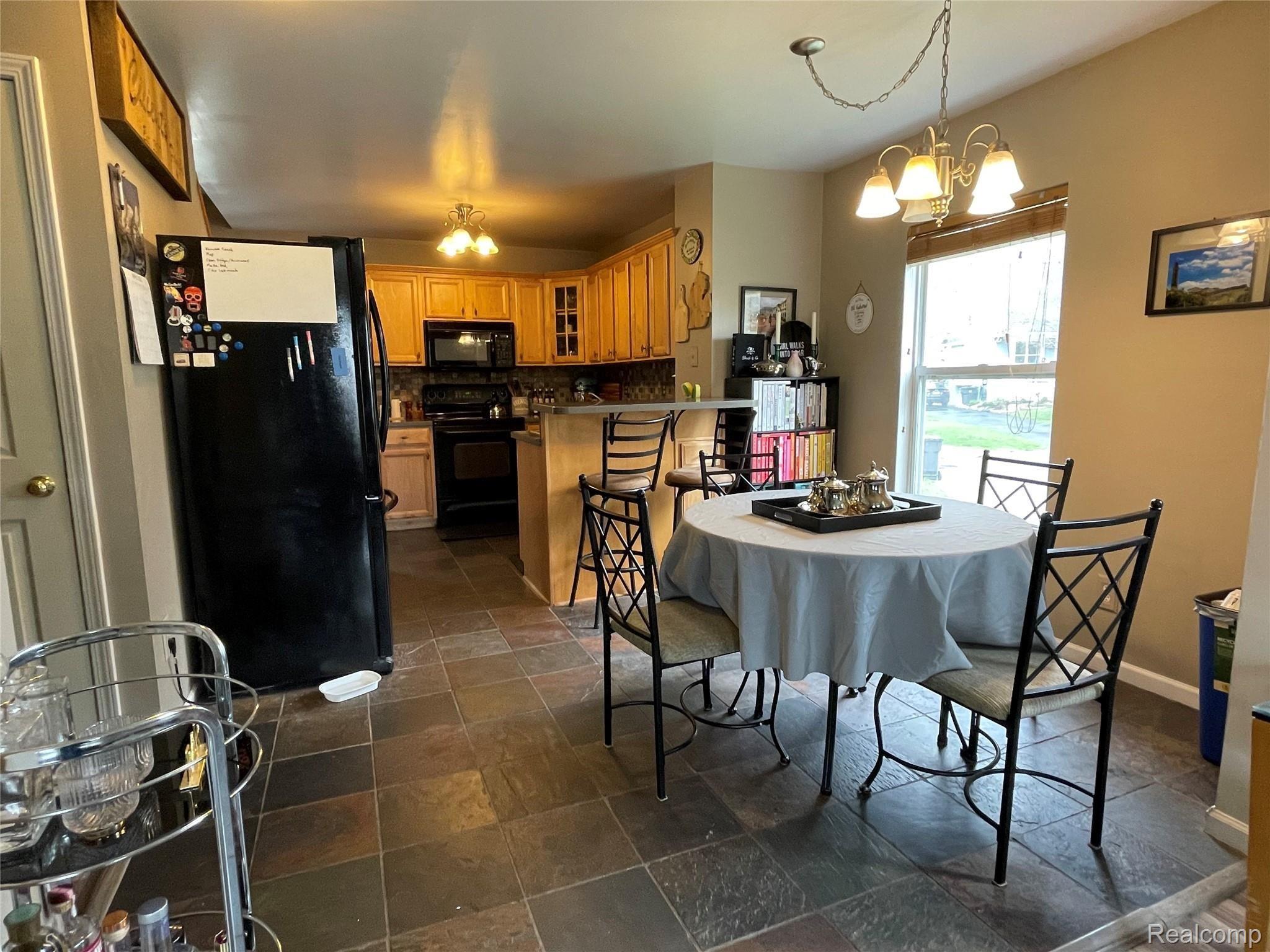 414 Springwell Lane Howell, MI 48843 - Photo 8 of 34 IMG_6506.JPG