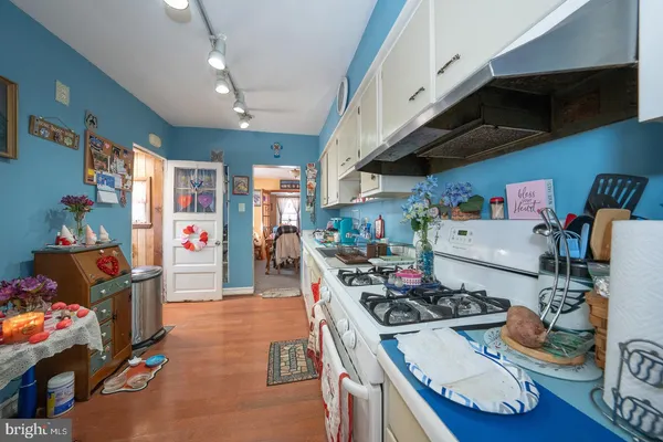 $380,000 | 206 East Hinckley Avenue, Ridley Park, PA 19078