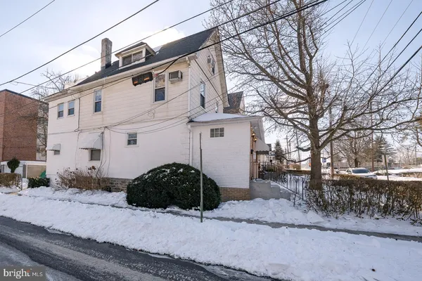 $380,000 | 206 East Hinckley Avenue, Ridley Park, PA 19078