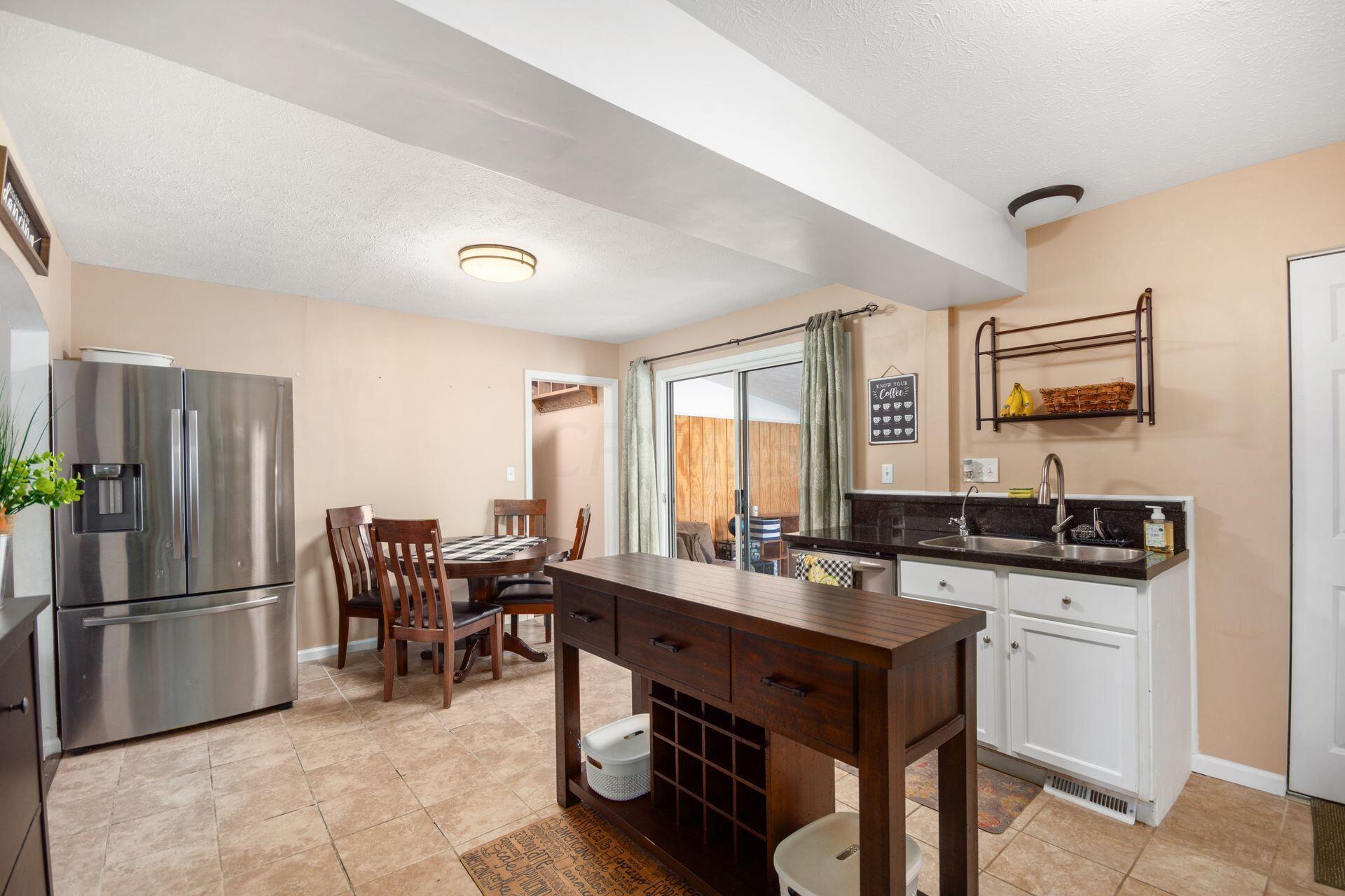 418 Hermitage Road Columbus, OH 43230 - Photo 13 of 47 13