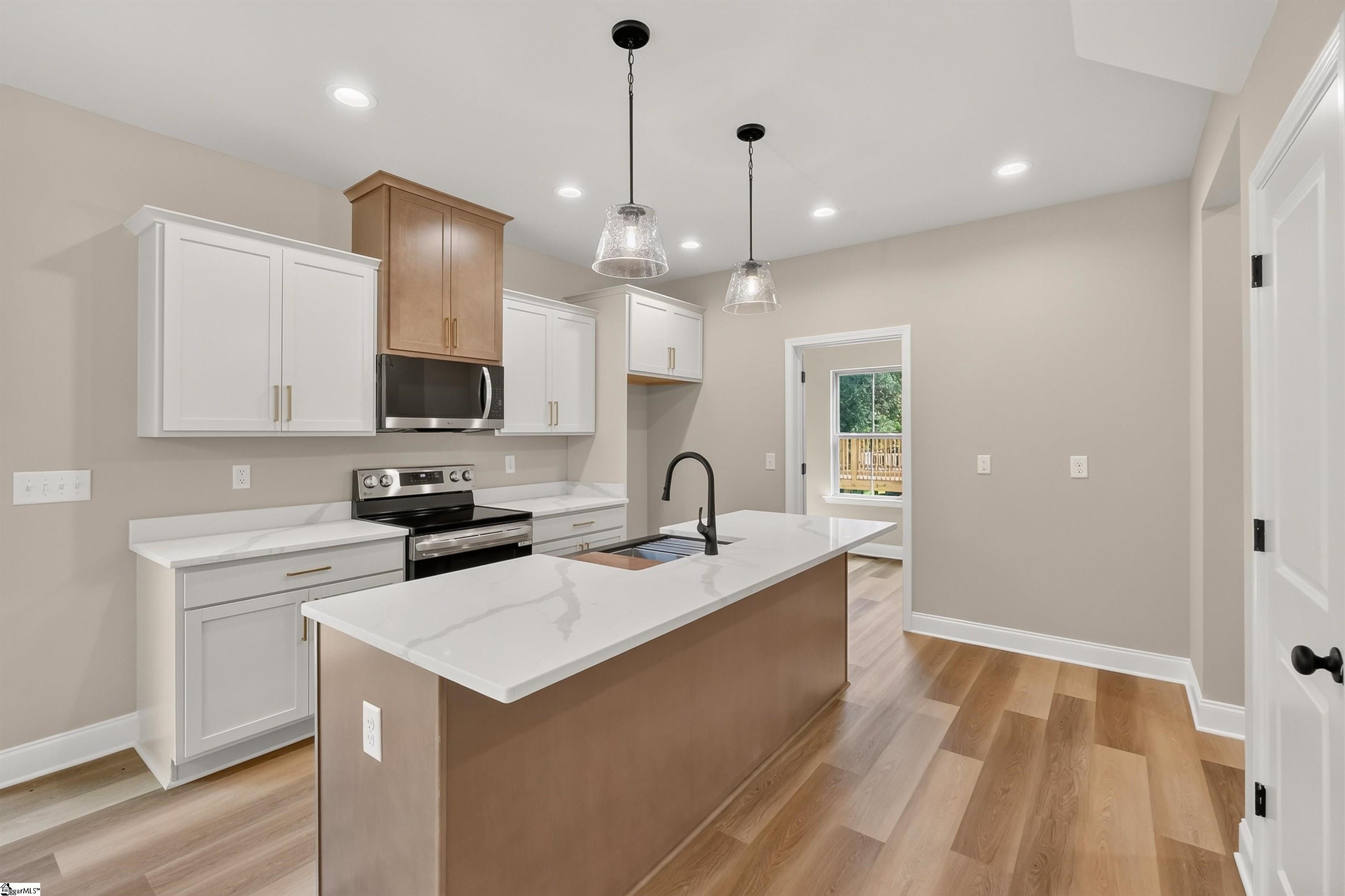 136 South Church Street Duncan, SC 29334 - Photo 5 of 29