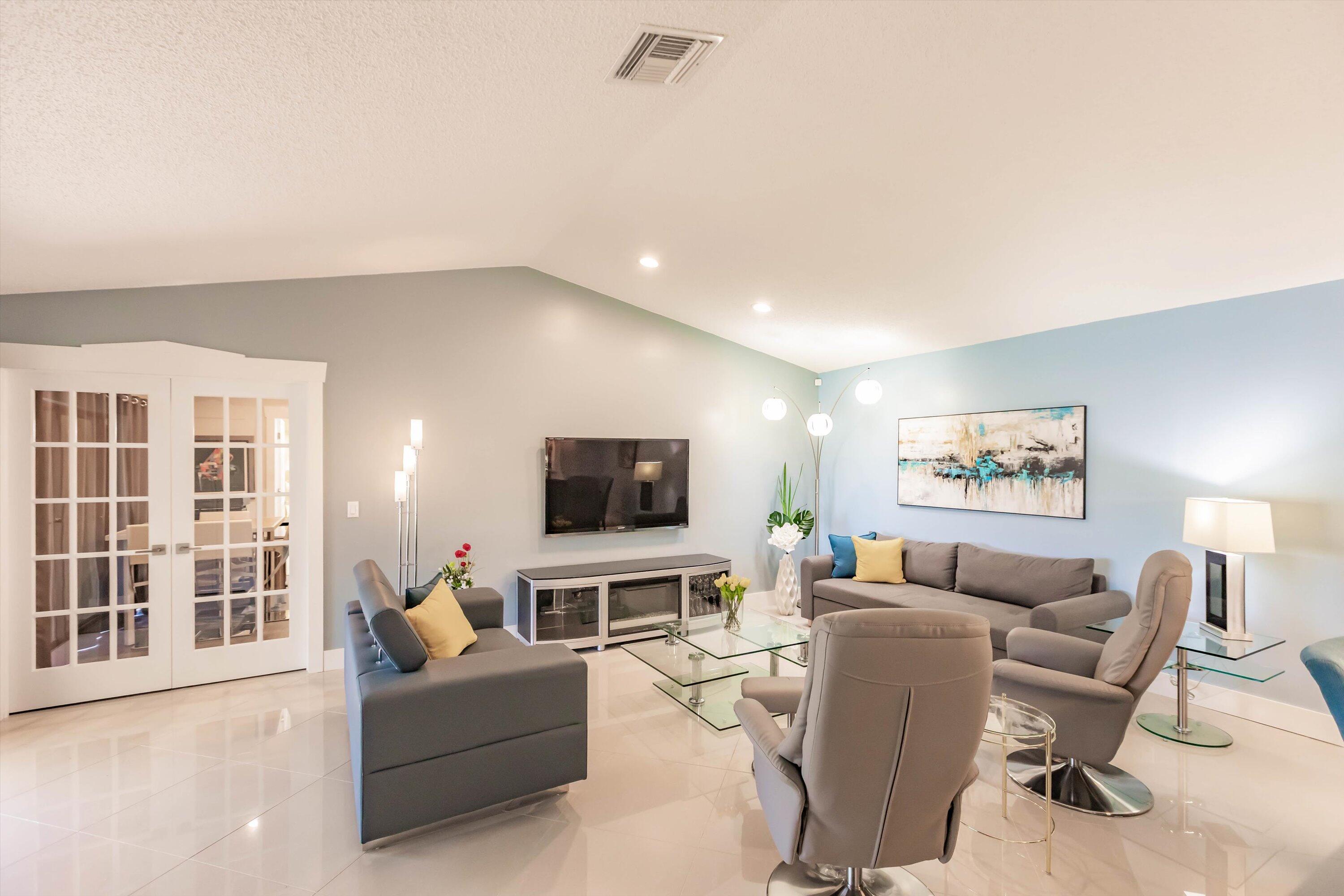 23398 Barlake Drive Boca Raton, FL 33433 - Photo 6 of 43 08-Photo 016