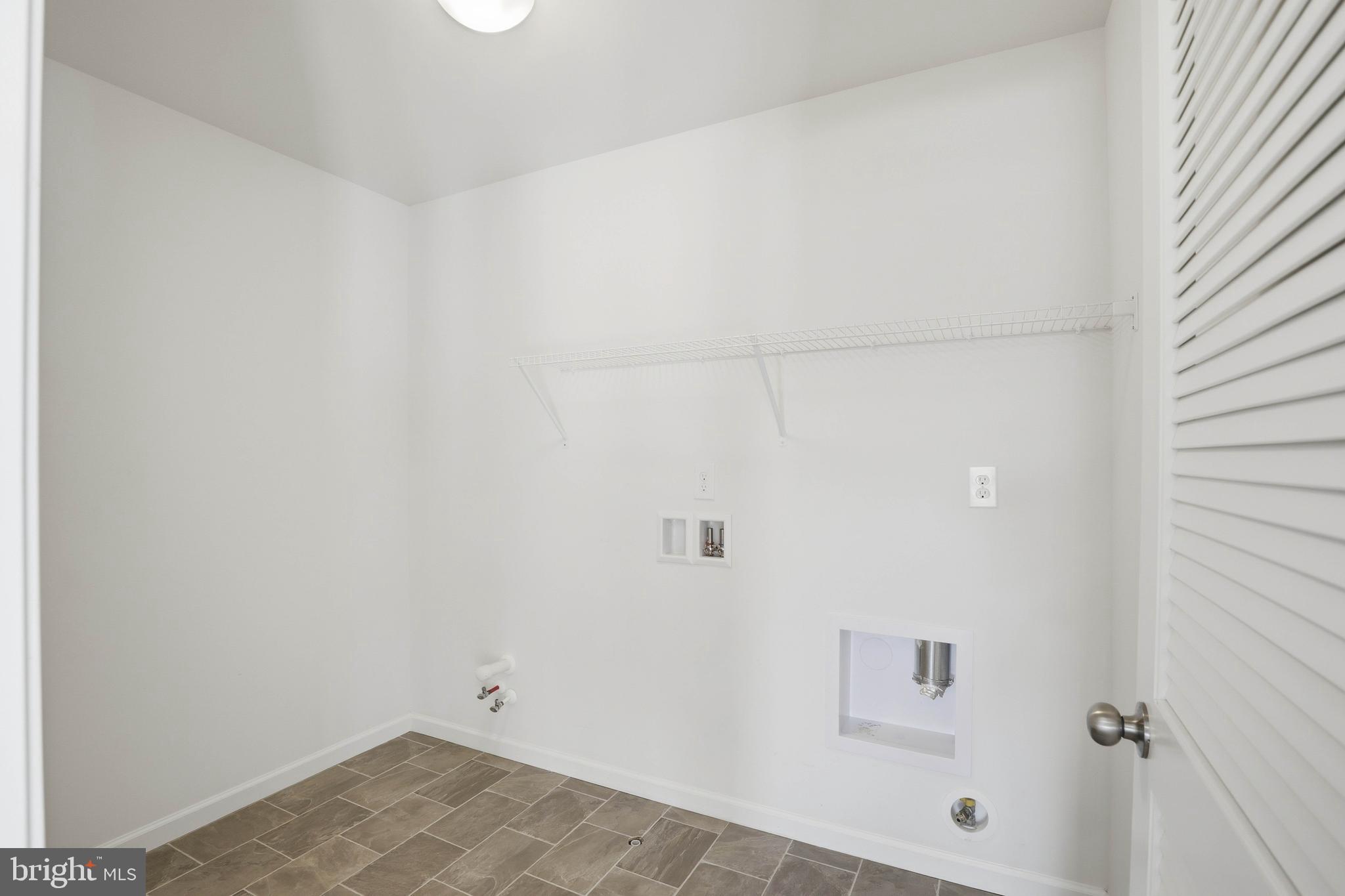 454 East Delp Road Lancaster, PA 17601 - Photo 35 of 78 2nd Floor Laundry Room
