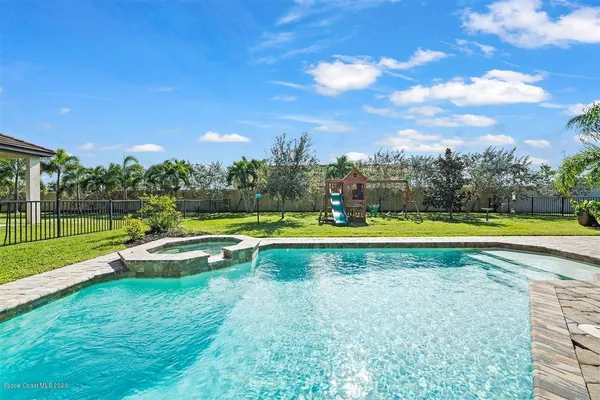 $889,982 | 906 Casa Dolce Casa Circle, Rockledge, FL 32955