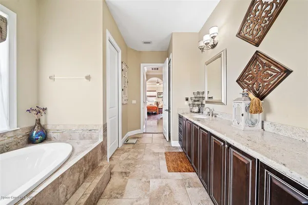 $889,982 | 906 Casa Dolce Casa Circle, Rockledge, FL 32955