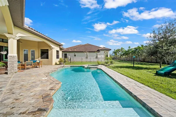 $889,982 | 906 Casa Dolce Casa Circle, Rockledge, FL 32955