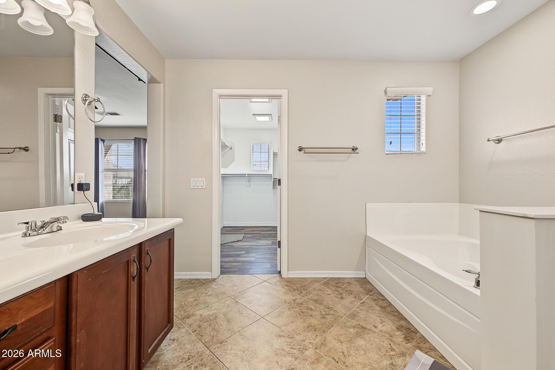 2240 West Davis Road Phoenix, AZ 85023 - Photo 20 of 39 20 - Davis