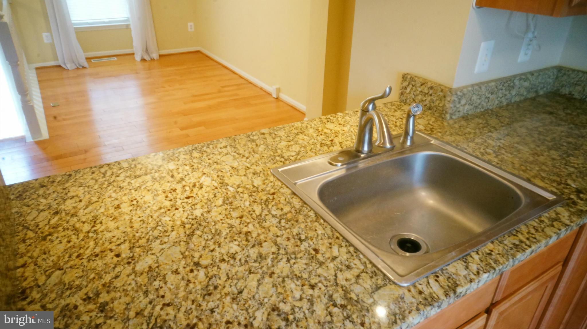 1589 Woodcrest Drive Reston, VA 20194 - Photo 11 of 30 Kitchen