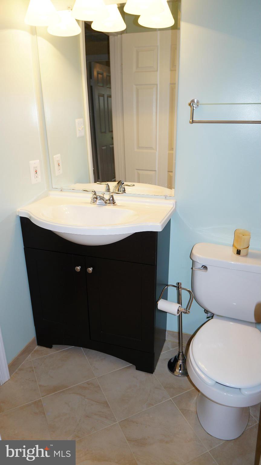 1589 Woodcrest Drive Reston, VA 20194 - Photo 19 of 30 Bath (Master)