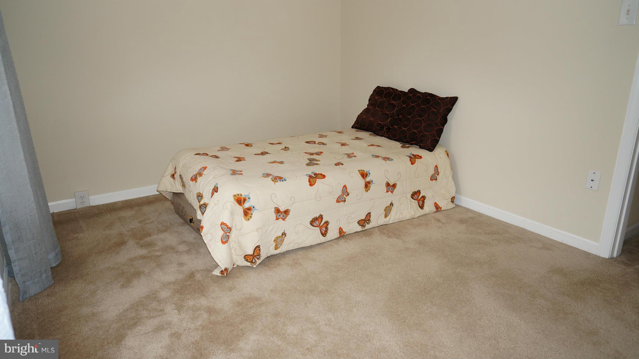 1589 Woodcrest Drive Reston, VA 20194 - Photo 20 of 30 Bedroom