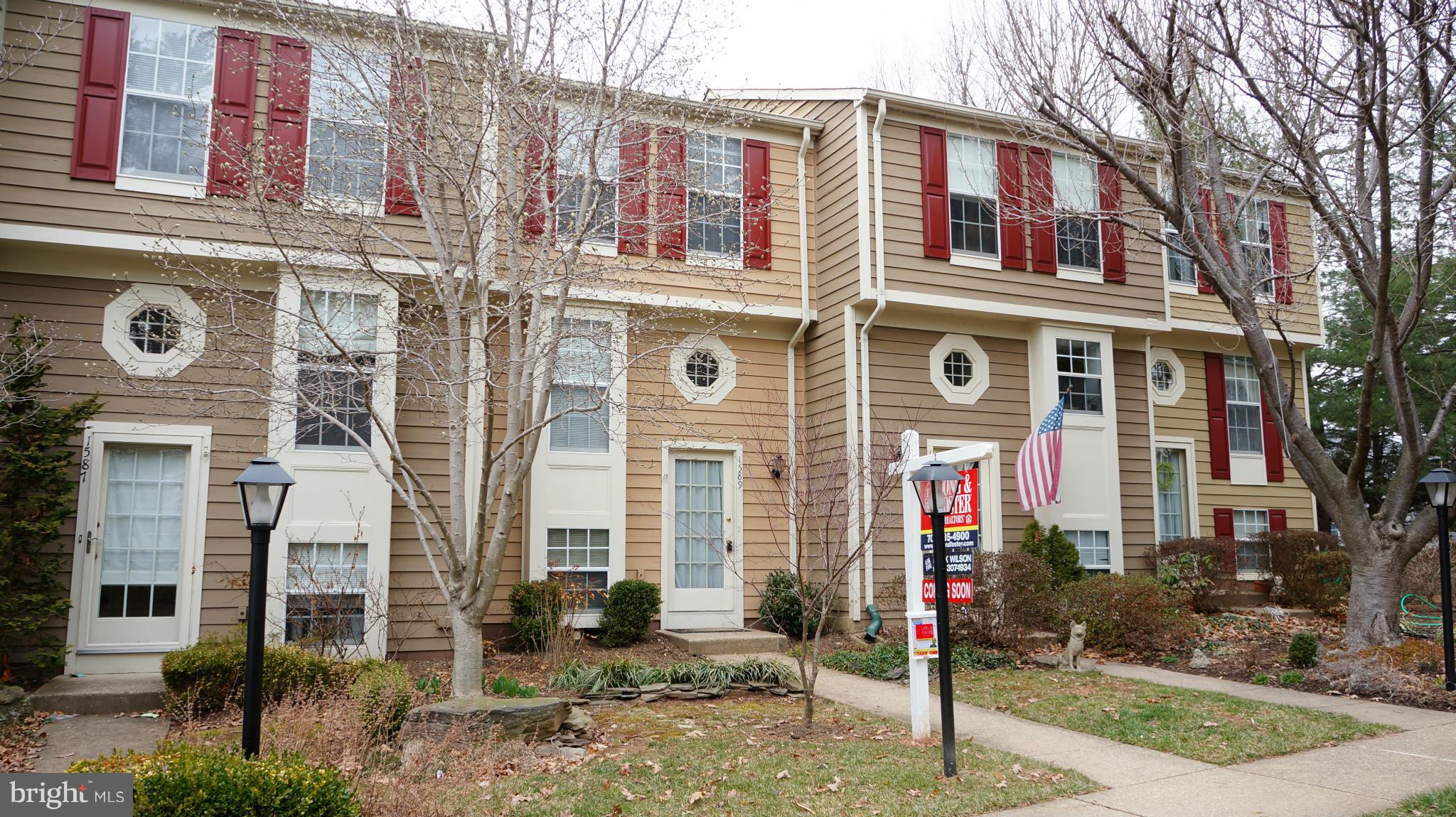 1589 Woodcrest Drive Reston, VA 20194 - Photo 3 of 30 Exterior (Front)