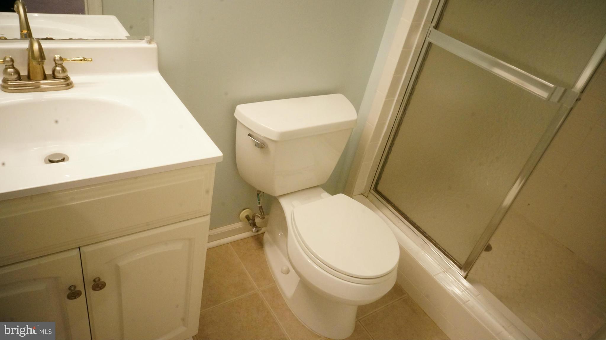 1589 Woodcrest Drive Reston, VA 20194 - Photo 26 of 30 Bath