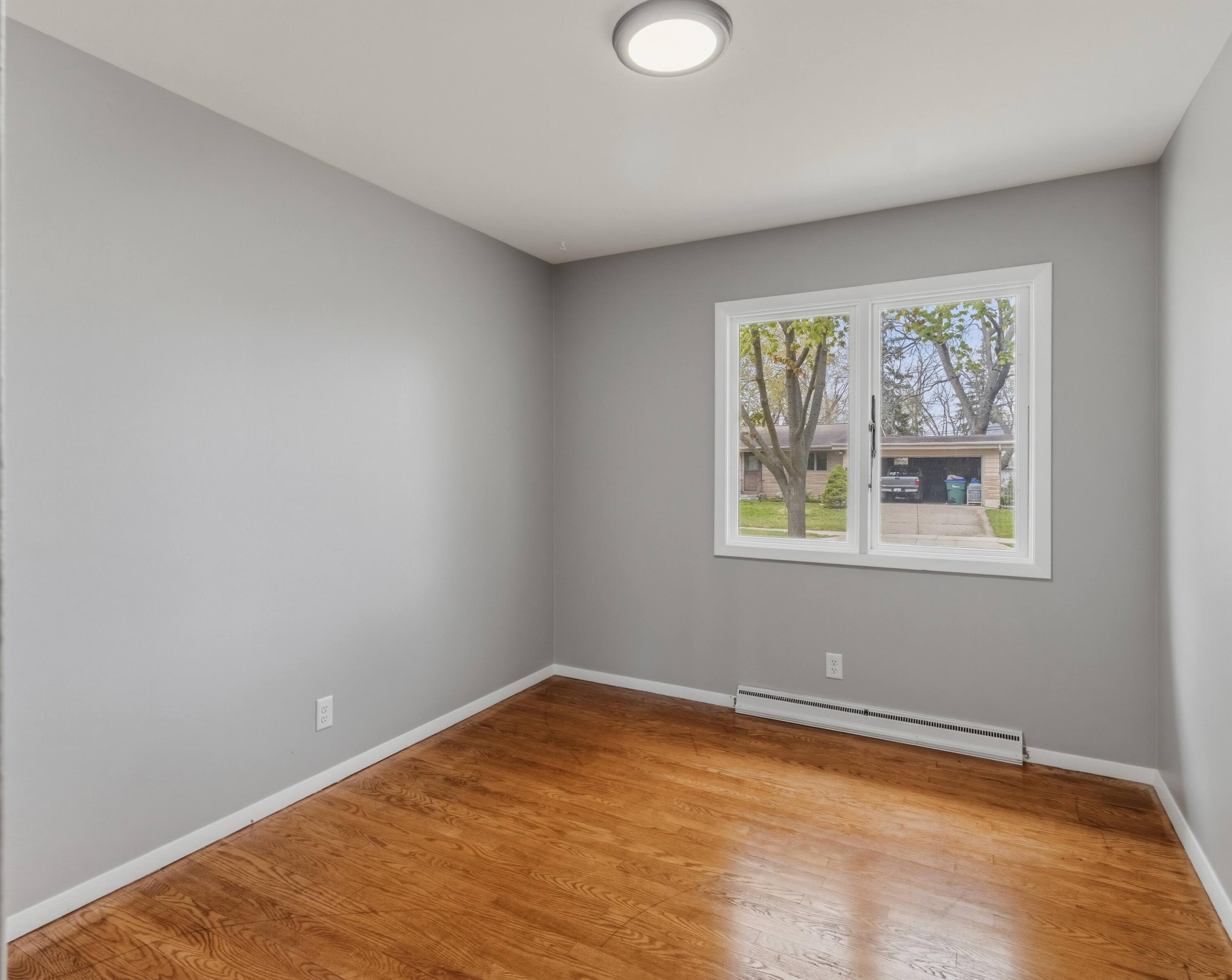 7405 Eaton Lane Greendale, WI 53129 - Photo 22 of 34 Bed 3