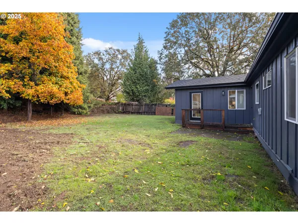 $725,000 | 646 Southeast Oak Street, White Salmon, WA 98672