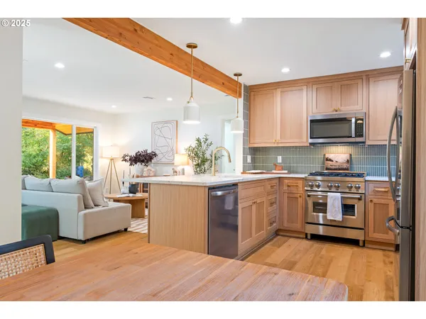 $725,000 | 646 Southeast Oak Street, White Salmon, WA 98672