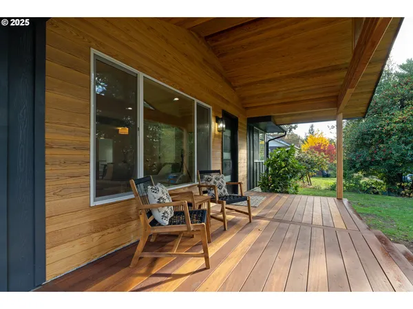 $725,000 | 646 Southeast Oak Street, White Salmon, WA 98672