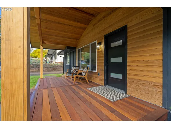 $725,000 | 646 Southeast Oak Street, White Salmon, WA 98672