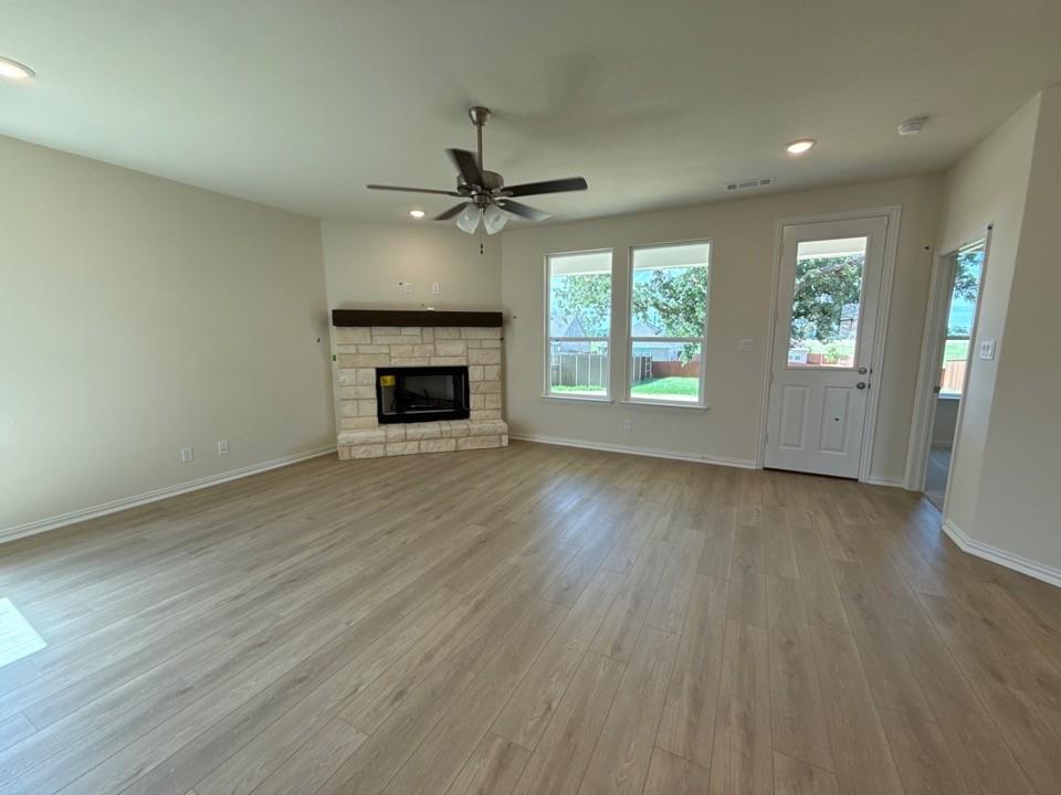 1124 Trinity Drive Springtown, TX 76082 - Photo 8 of 18