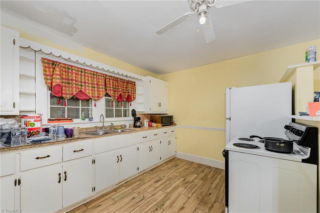 525 Ridgecrest Drive High Point, NC 27262 - Photo 3 of 7 Gallery Image 3
