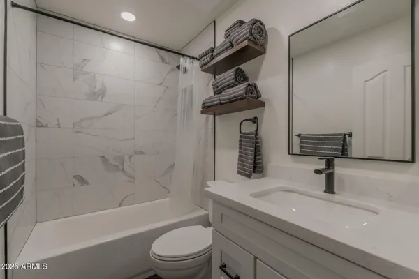 $2,100 | 106 West Commerce Court, Gilbert, AZ 85233