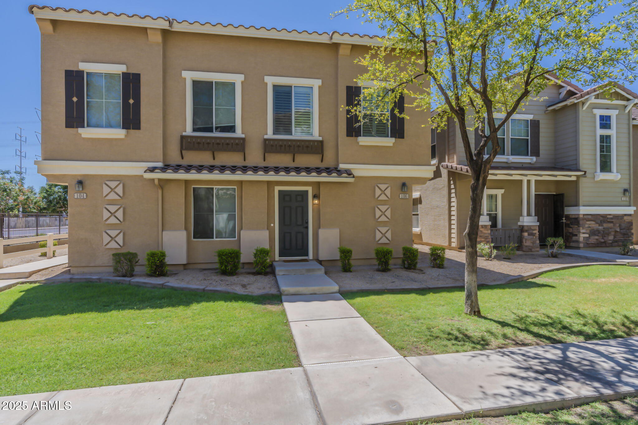 106 West Commerce Court Gilbert, AZ 85233 - Photo 2 of 31 Home Front and walk way