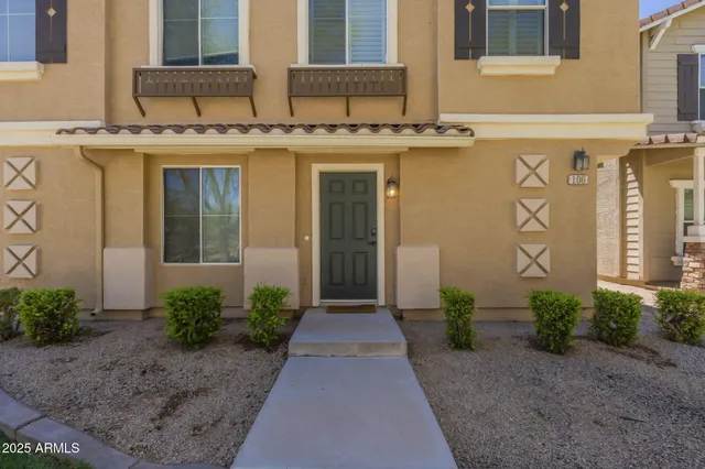 $2,100 | 106 West Commerce Court, Gilbert, AZ 85233