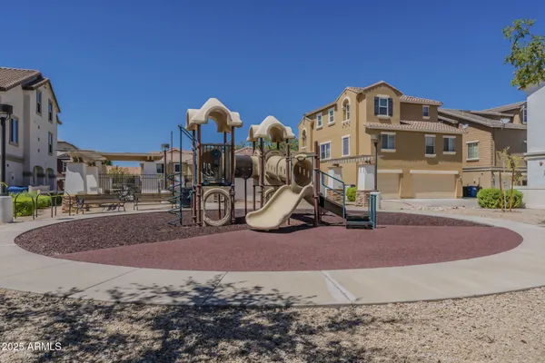 $2,100 | 106 West Commerce Court, Gilbert, AZ 85233