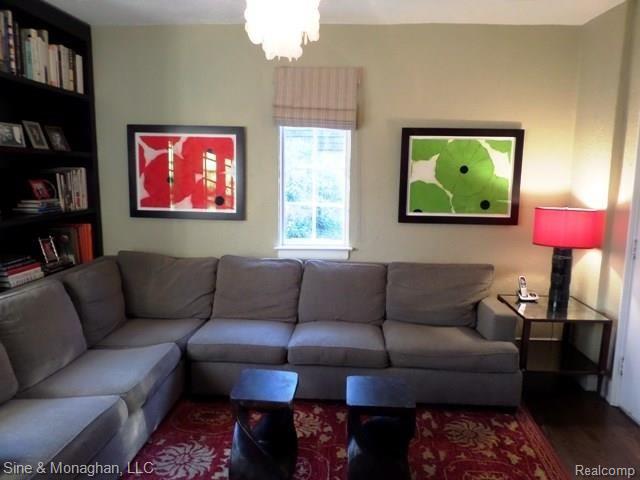 775 Rivenoak Street Birmingham, MI 48009 - Photo 19 of 40 COZY DEN