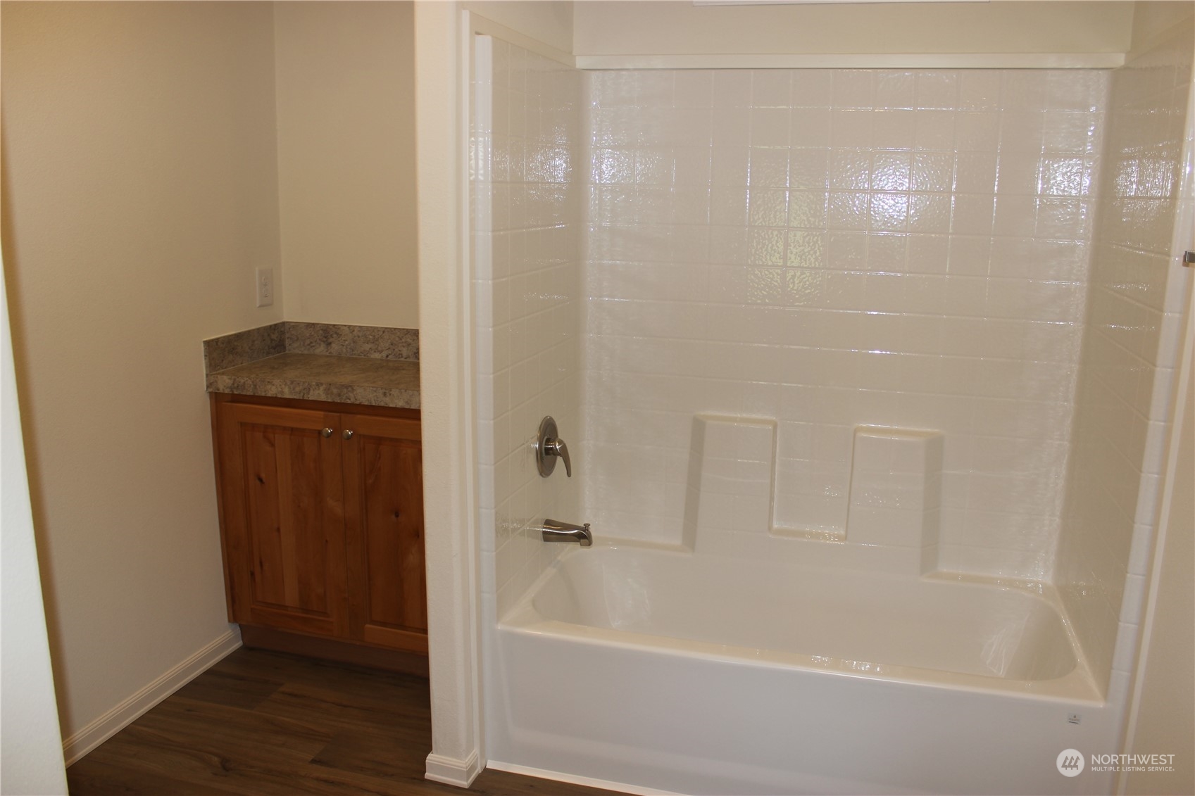 17736 Pendleton Street Southwest Rochester, WA 98579 - Photo 23 of 38 a bathroom with a bathtub