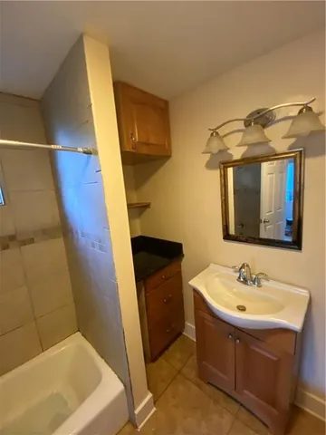 $1,200 | 2020 First Street, New Orleans, LA 70113