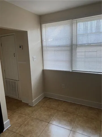 $1,200 | 2020 First Street, New Orleans, LA 70113