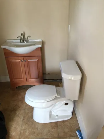 $1,200 | 2020 First Street, New Orleans, LA 70113