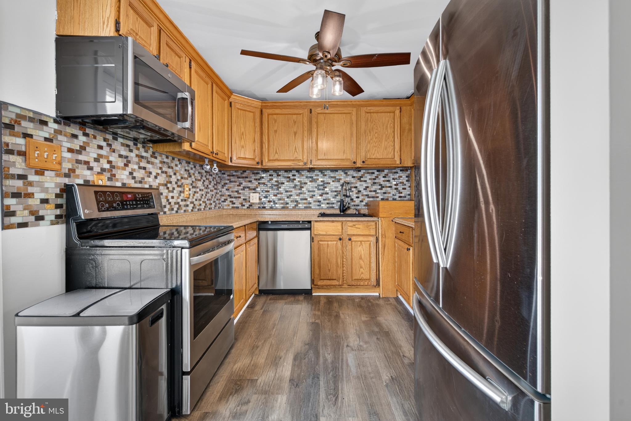 10 Indian Red Road Levittown, PA 19057 - Photo 8 of 36 Gallery Image 8