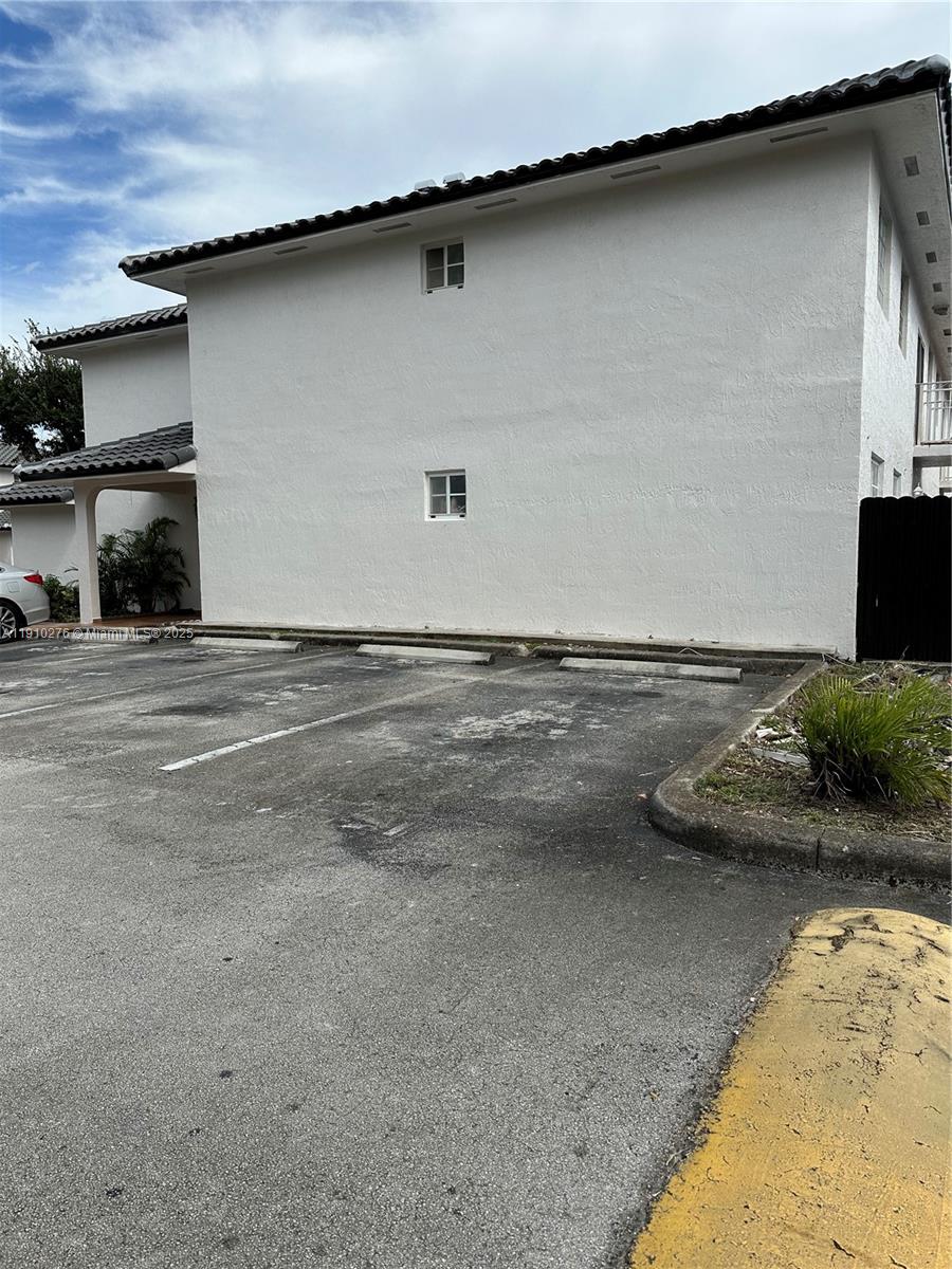 7549 Northwest 175th Street, Unit 7549 Hialeah, FL 33015 - Photo 33 of 34