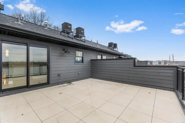 $895,000 | 292 Main Street, Cape Girardeau, MO 63701