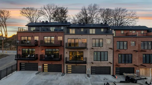 $895,000 | 292 Main Street, Cape Girardeau, MO 63701