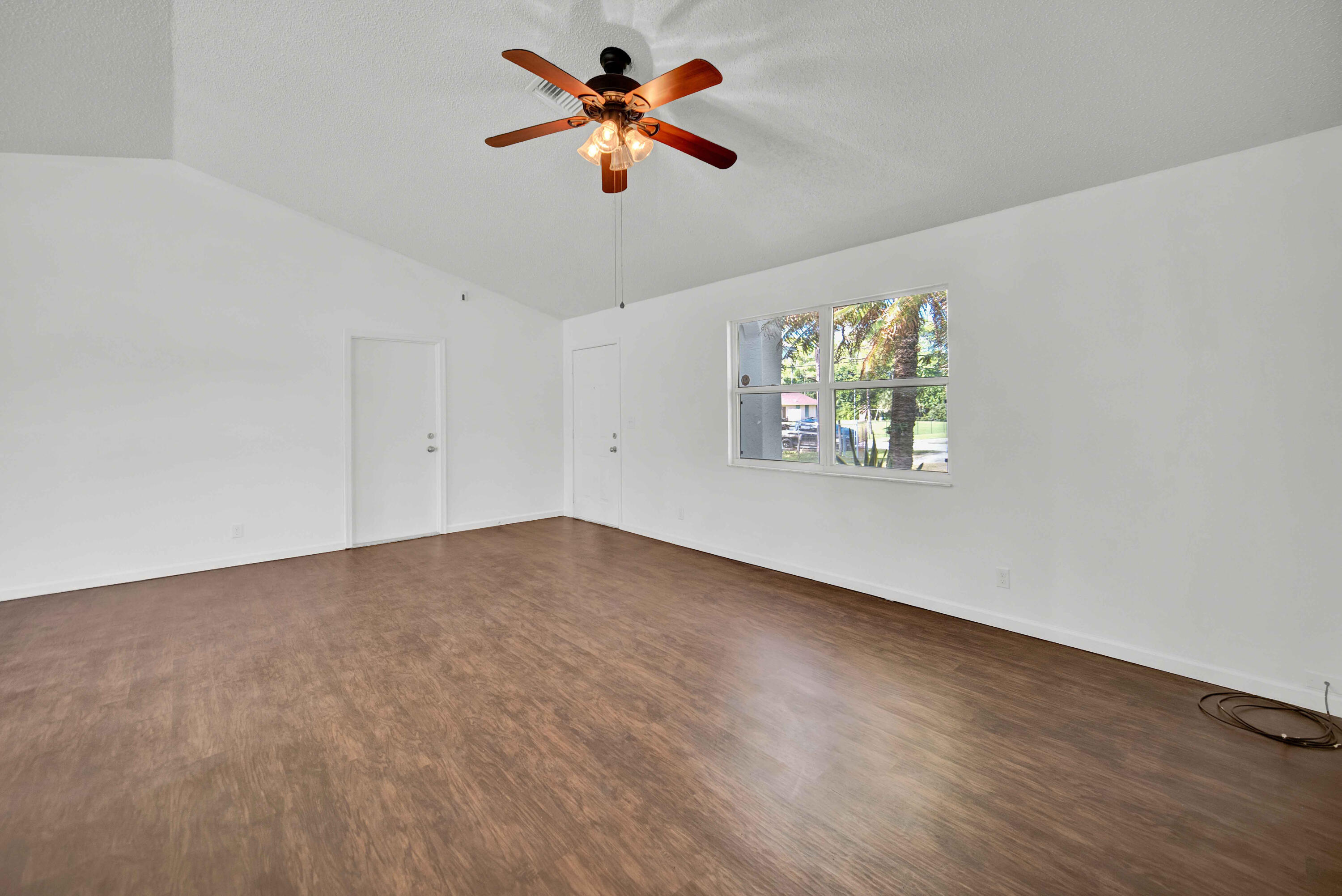 15554 76th Road North Loxahatchee, FL 33470 - Photo 4 of 22 Living room