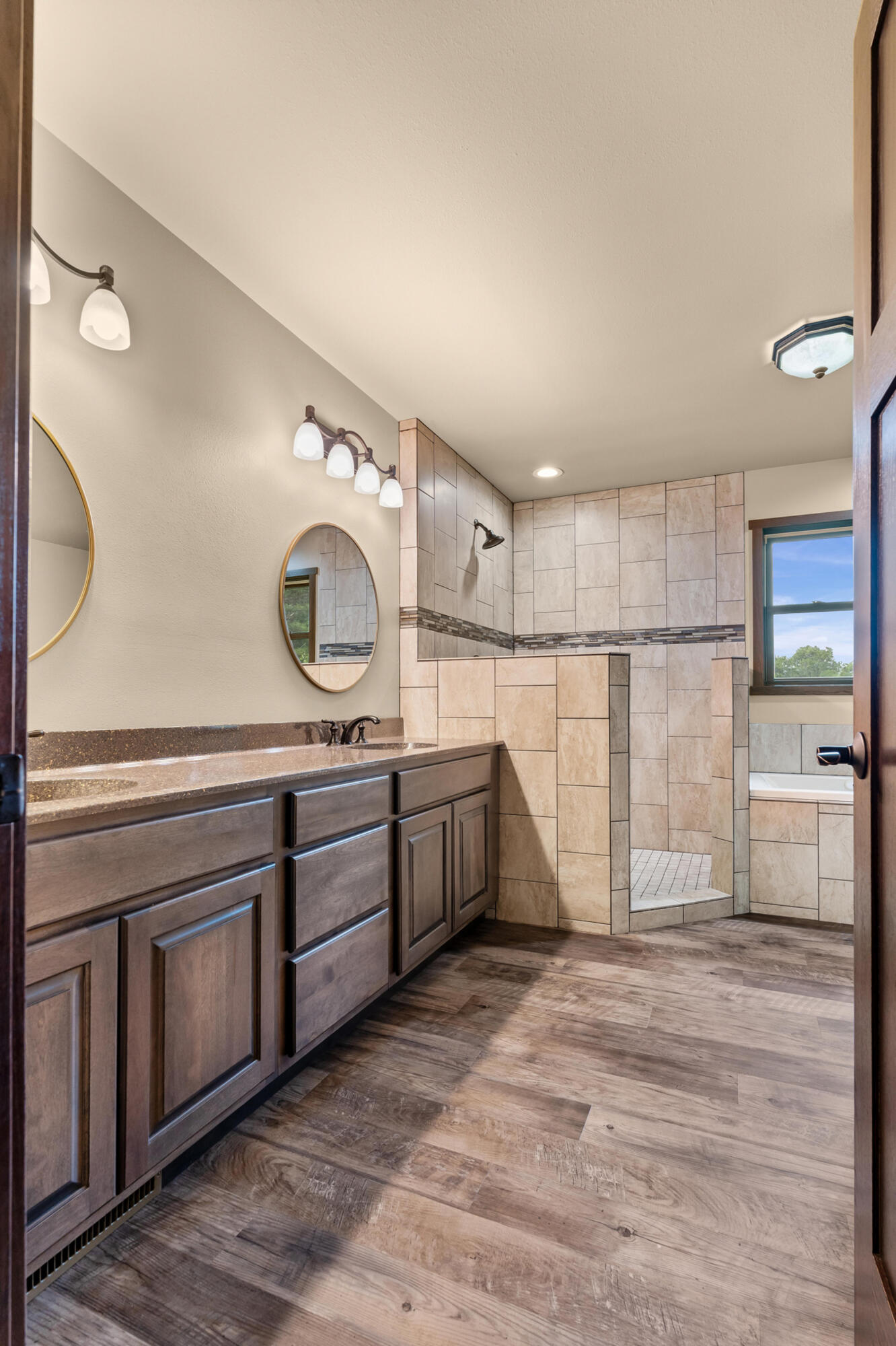 W25377 Park Road Trempealeau, WI 54661 - Photo 45 of 69 PRIMARY EN SUITE